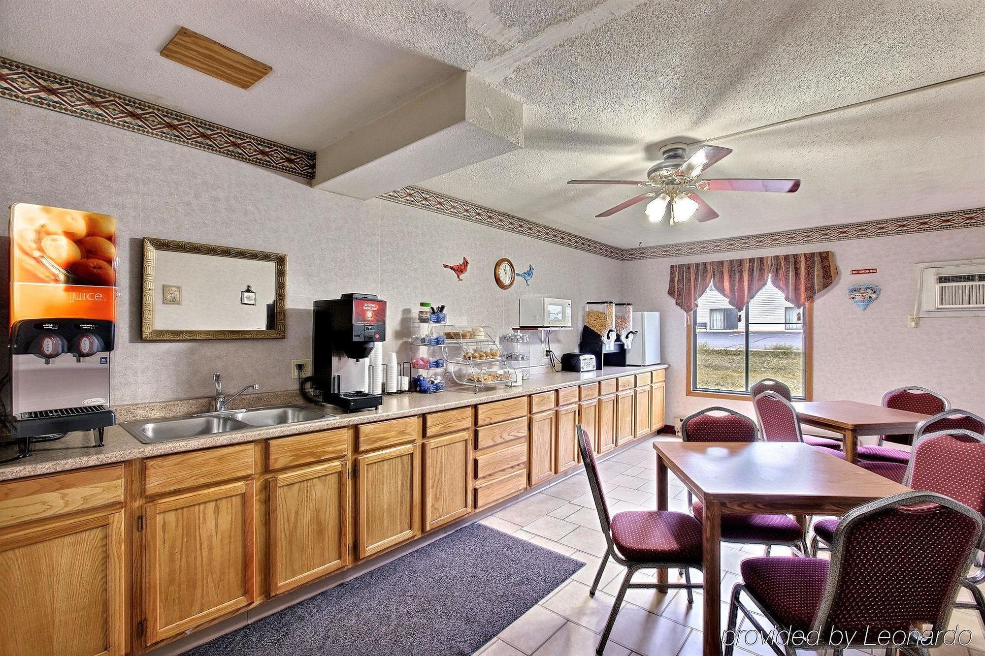 Fergus Inn Fergus Falls Ресторан фото