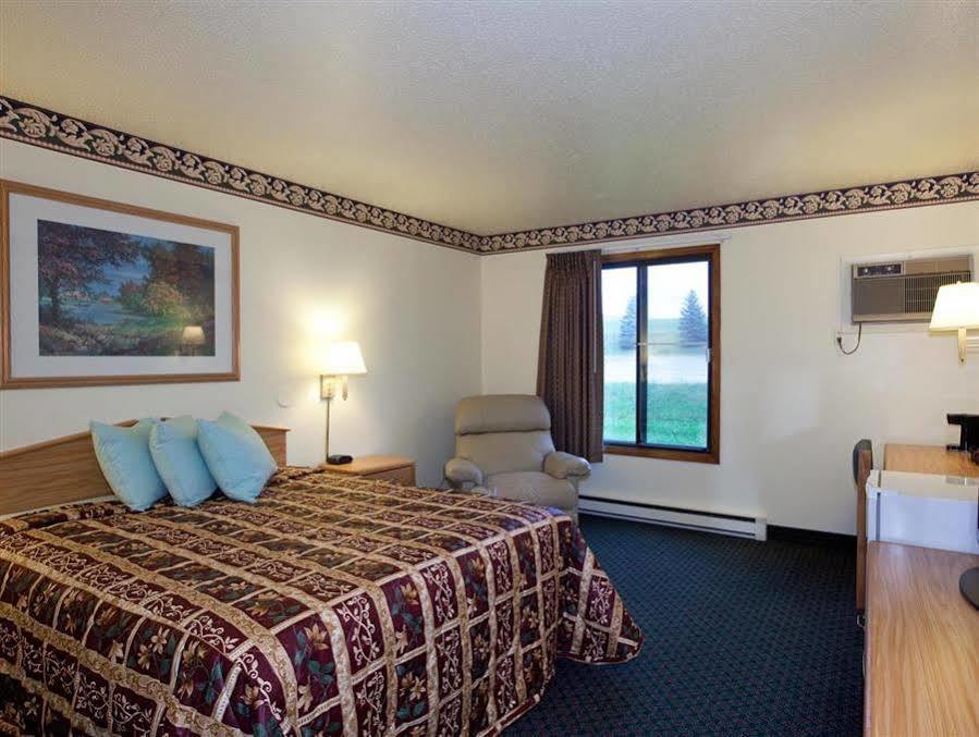Fergus Inn Fergus Falls Екстер'єр фото